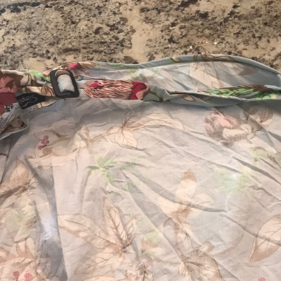 Blue Floral adjustable nursing cover - Picture 3 of 4